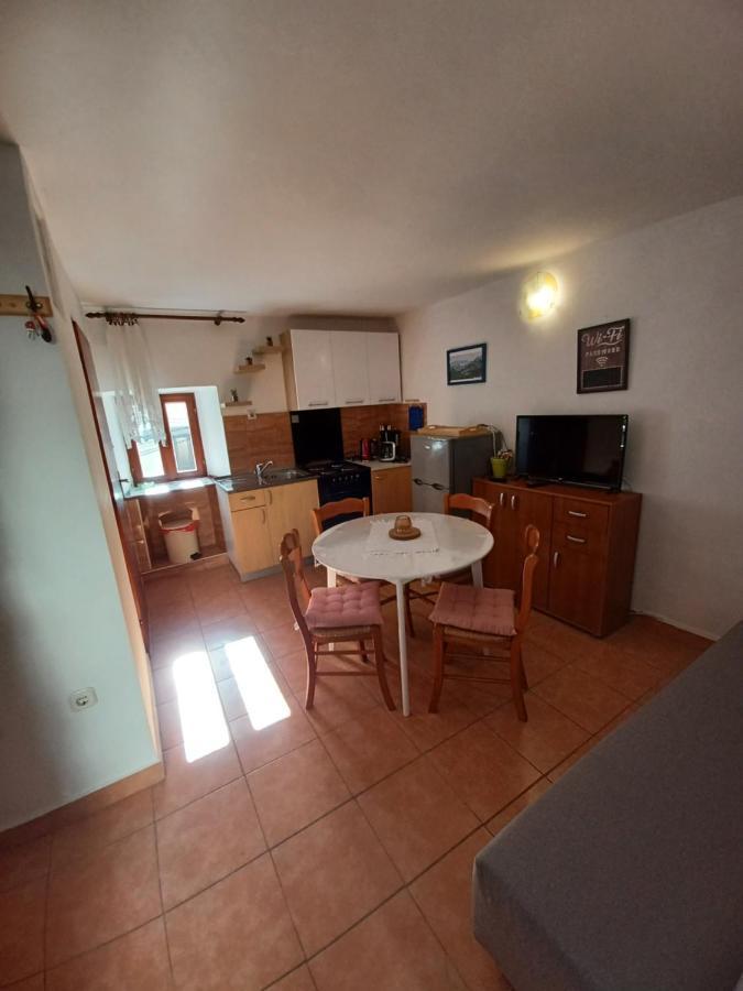 Apartment Mondo Baska  Bagian luar foto