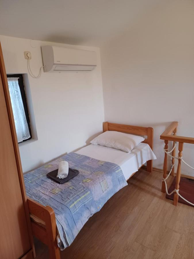 Apartment Mondo Baska  Bagian luar foto